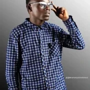 Namanya Ronnievox ug